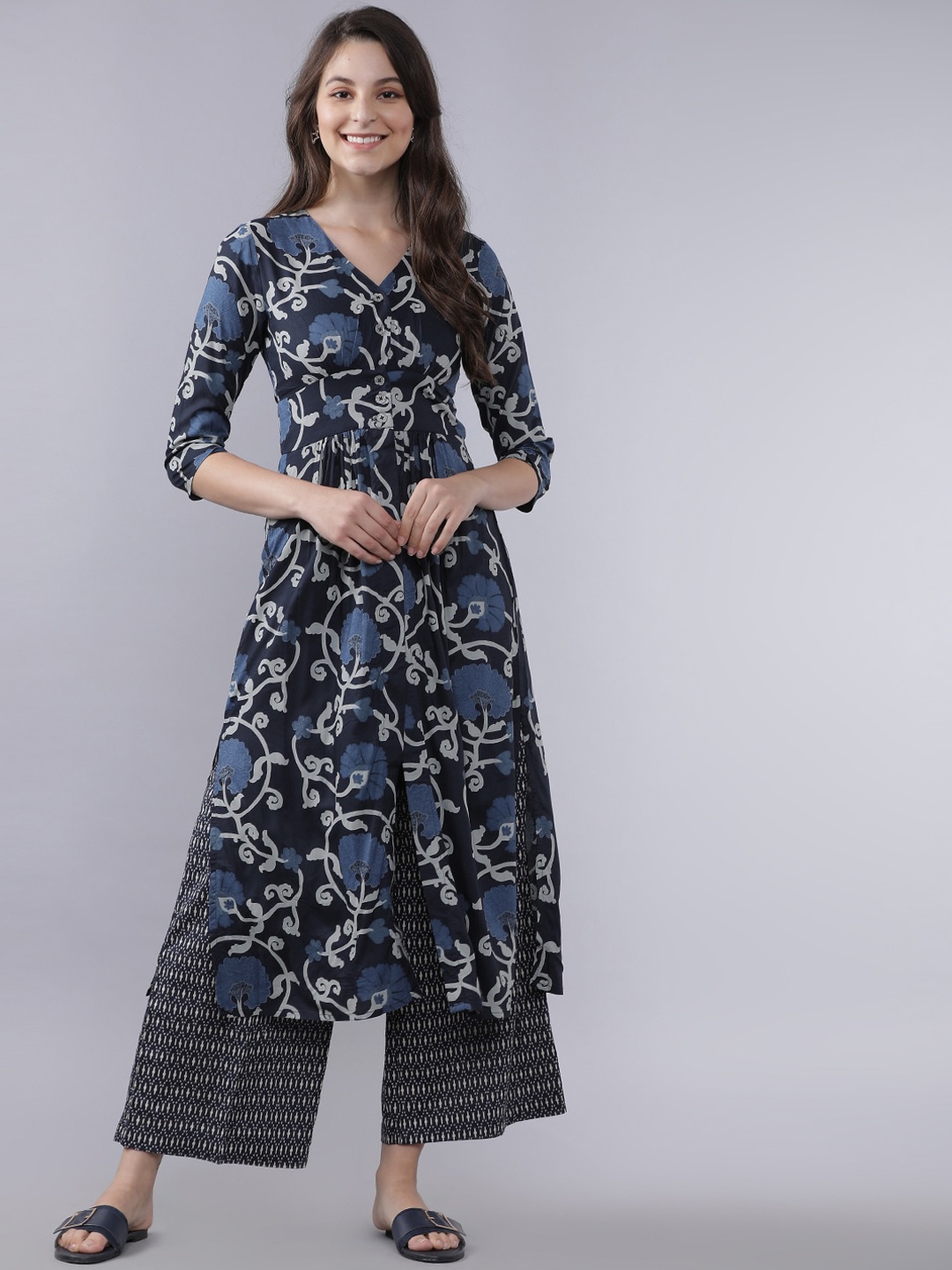 

Vishudh Women Navy Blue & Grey Printed Kurta with Palazzos