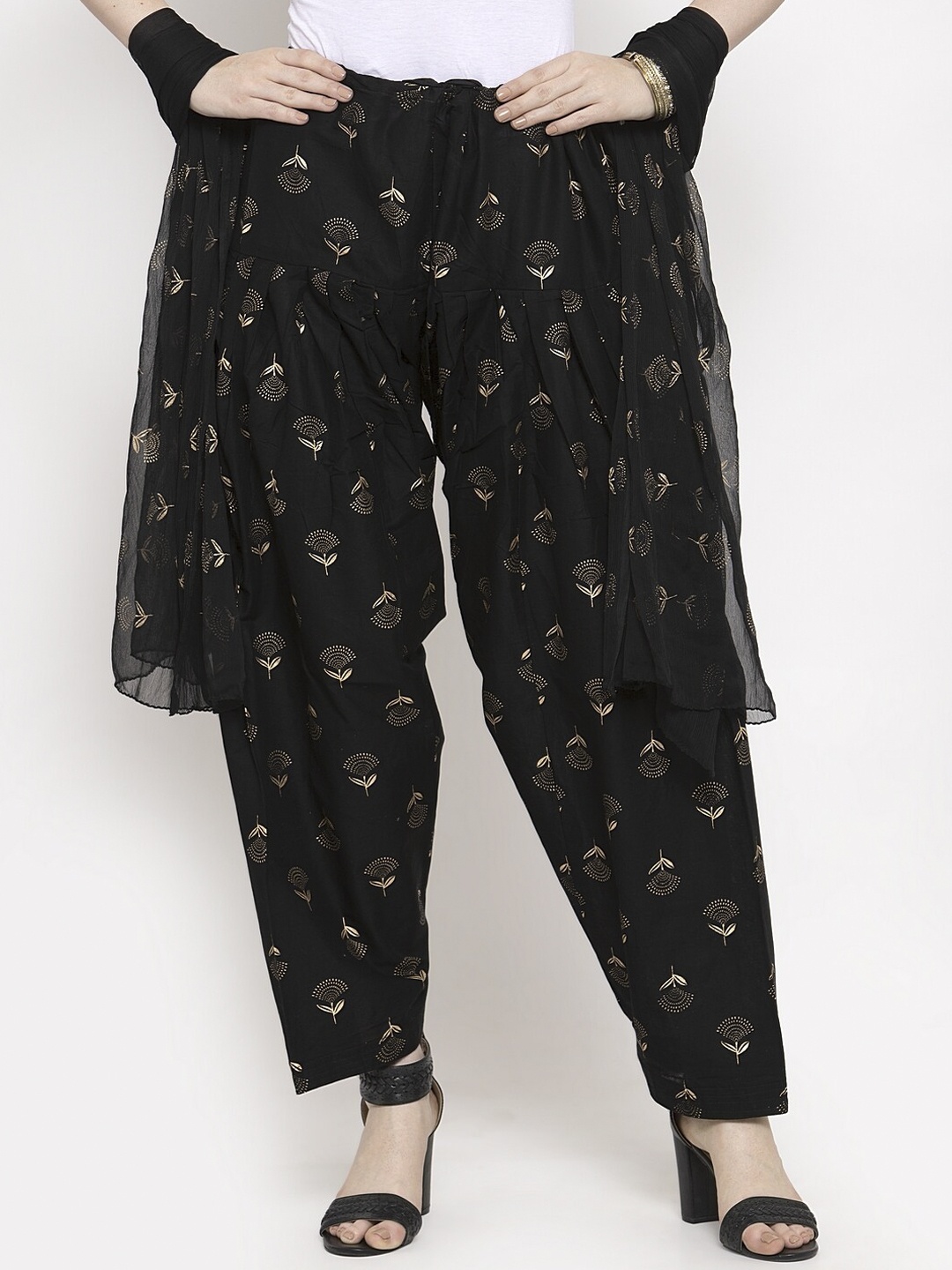 

Clora Creation Women Black & Gold-Coloured Printed Loose-Fit Salwar Dupatta Set