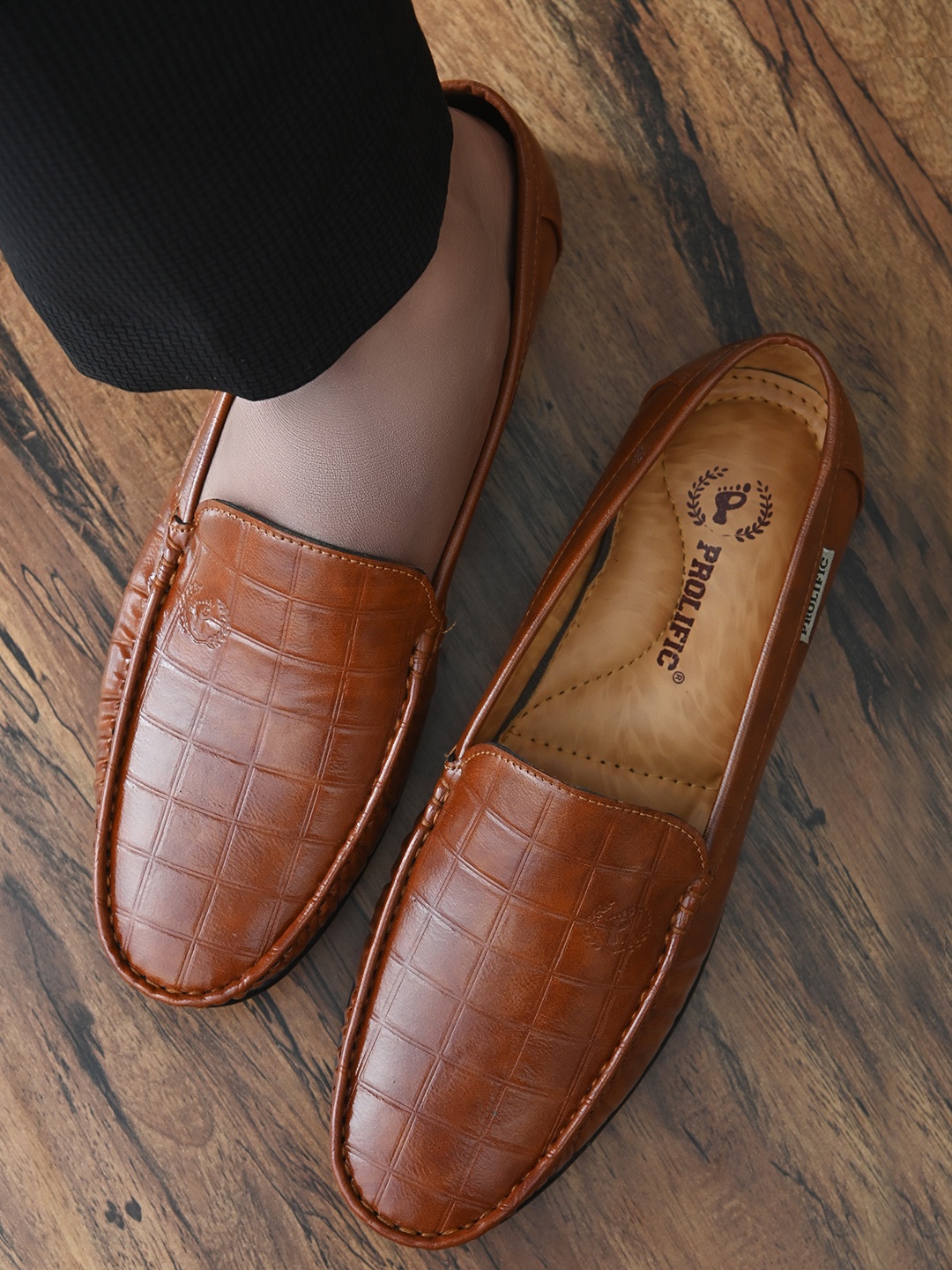 

Prolific Men Tan Brown Lightweight Loafers