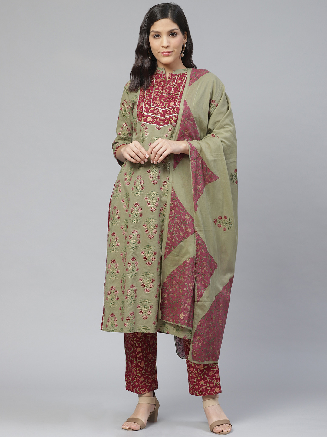 

Ishin Women Olive Green & Maroon Foil Print Kurta with Trousers & Dupatta