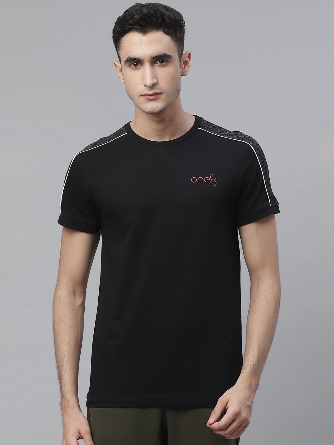 

one8 x PUMA Men Black Virat Kohli Ms Stylised Solid Pure Cotton T-shirt