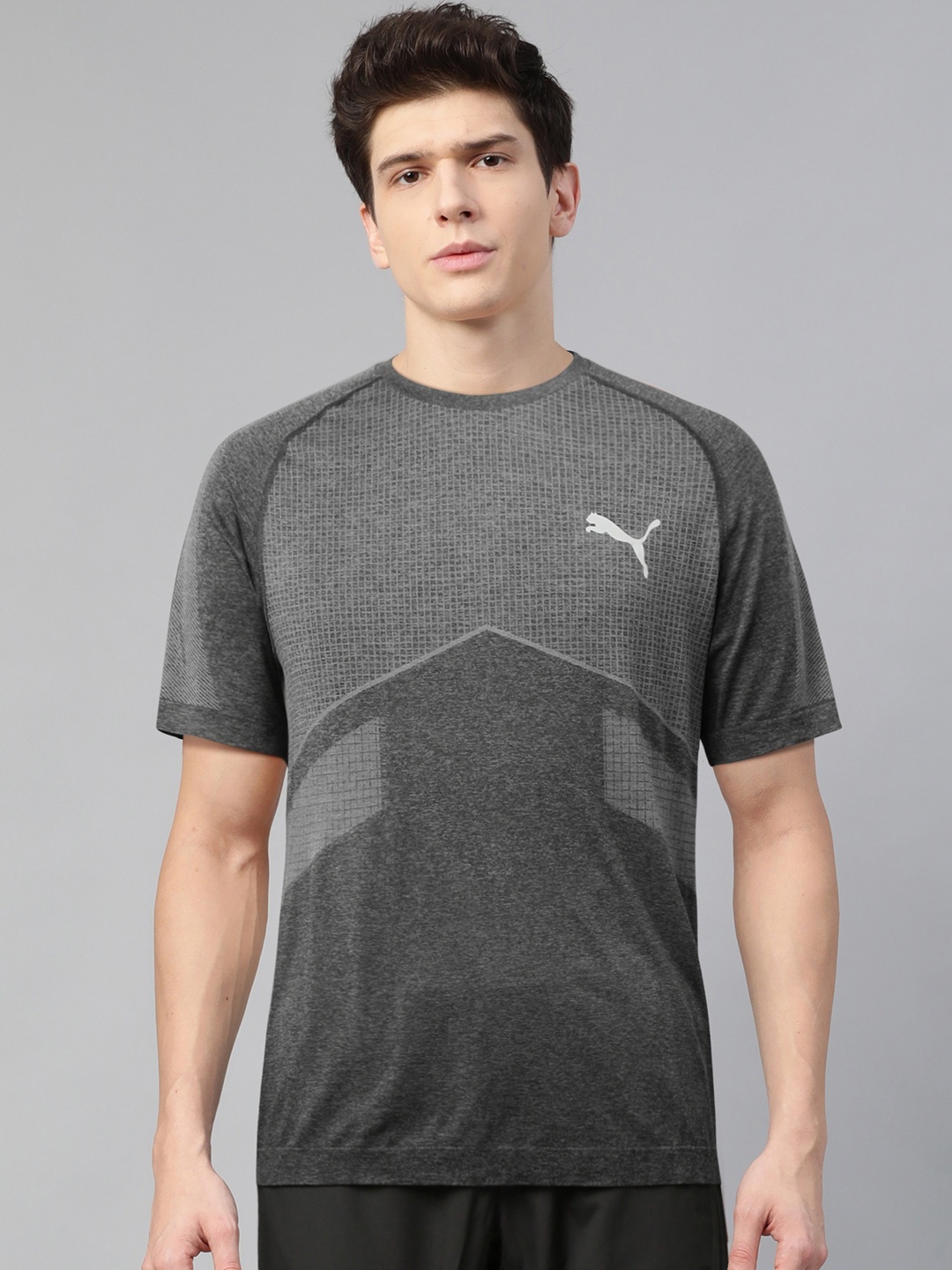 

Puma Men Charcoal Grey Self Design EVOSTRIPE Seamless Slim Fit Round Neck T-shirt