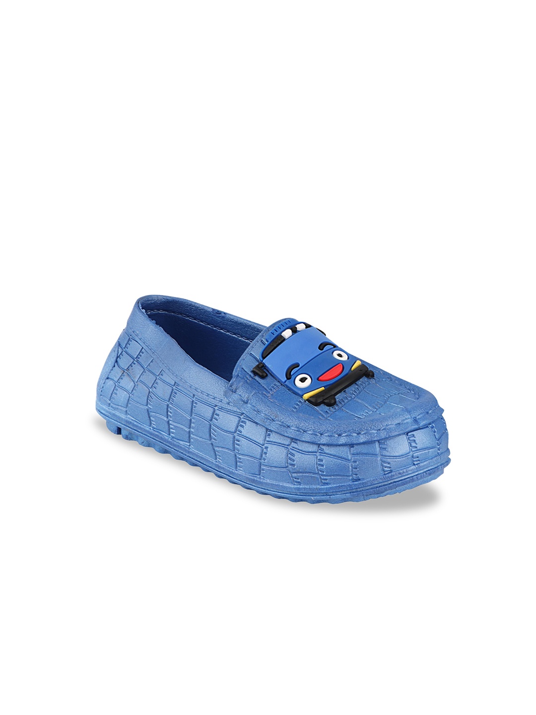 

Shoetopia Boys Blue Solid Slip-On Sneakers