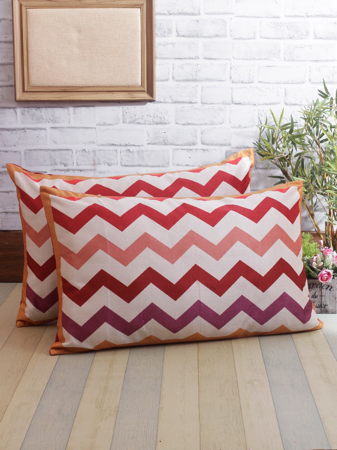

ROMEE Set Of 2 Cream-Coloured & Maroon Geometric Print Pillow Covers