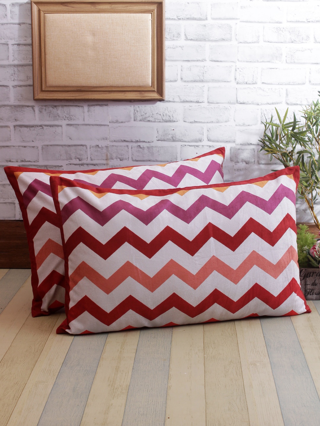 

ROMEE Set Of 2 White & Red Geometric Print Pillow Covers