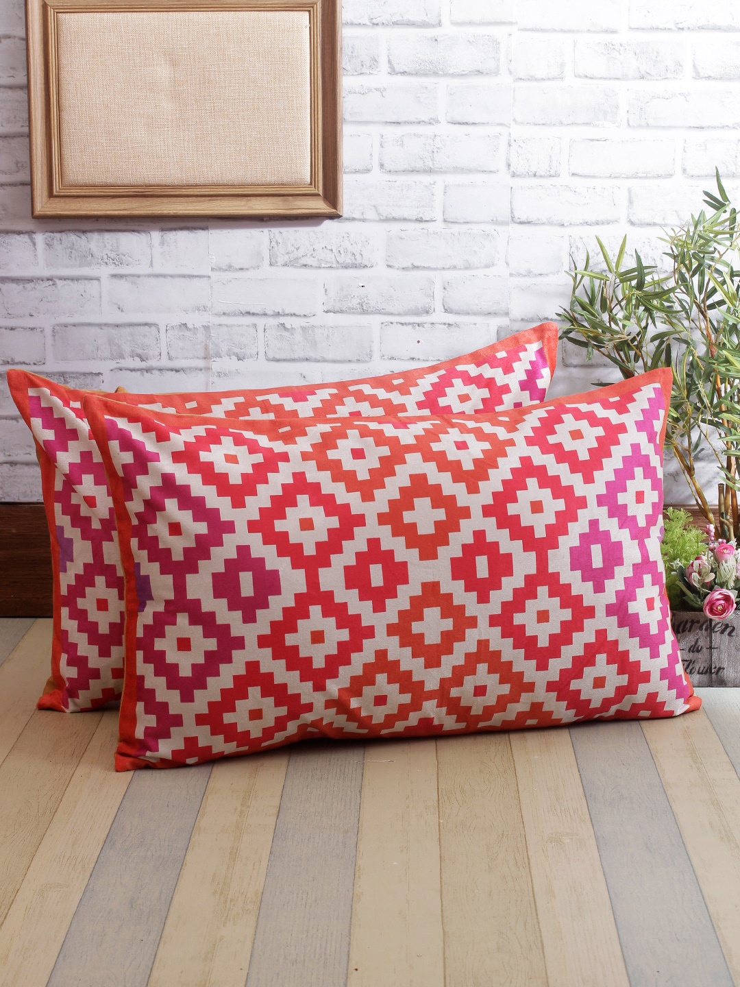 

ROMEE Set Of 2 White & Red Geometric Print Pillow Covers