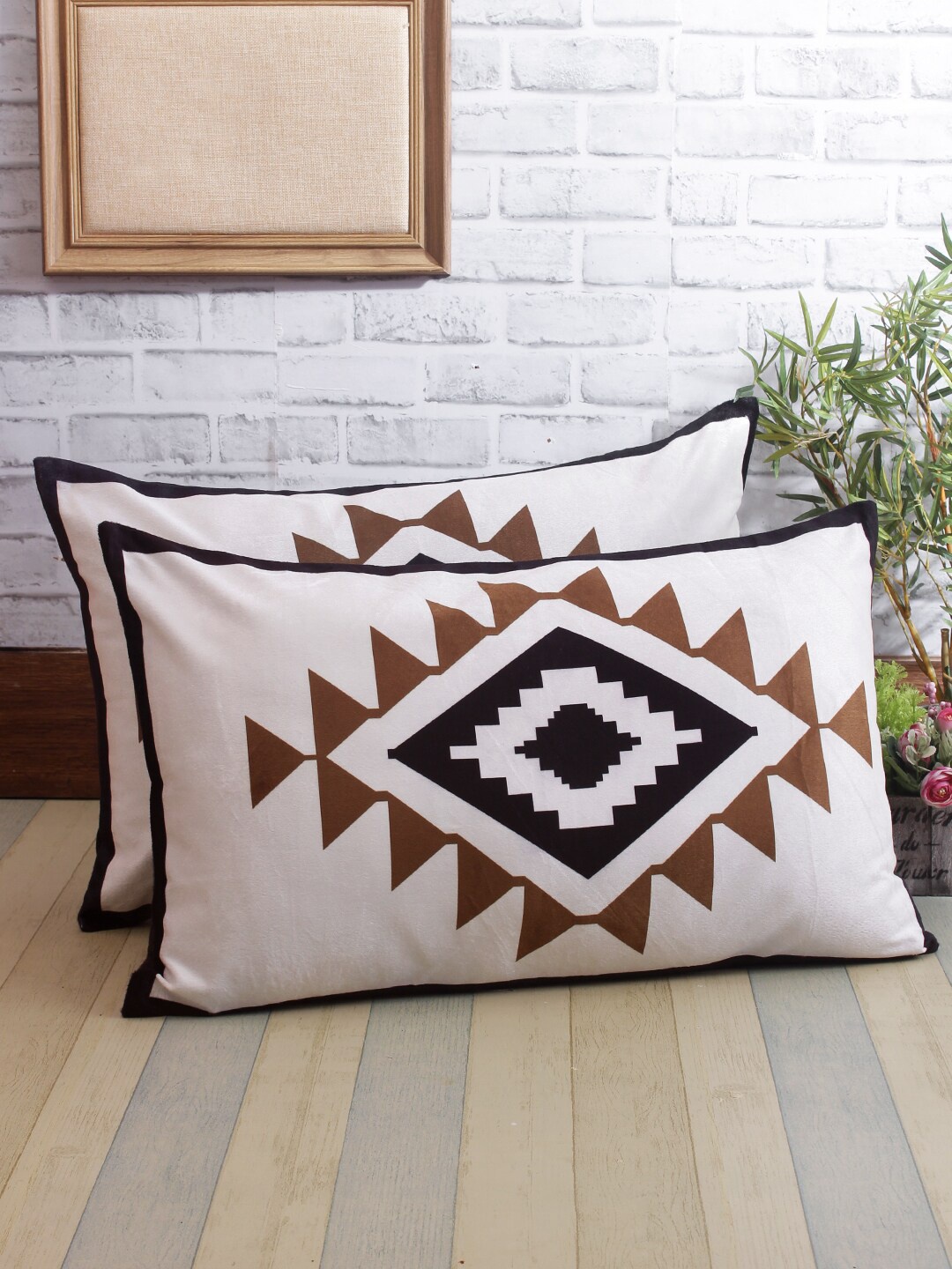 

ROMEE Set Of 2 White & Black Geometric Print Pillow Covers