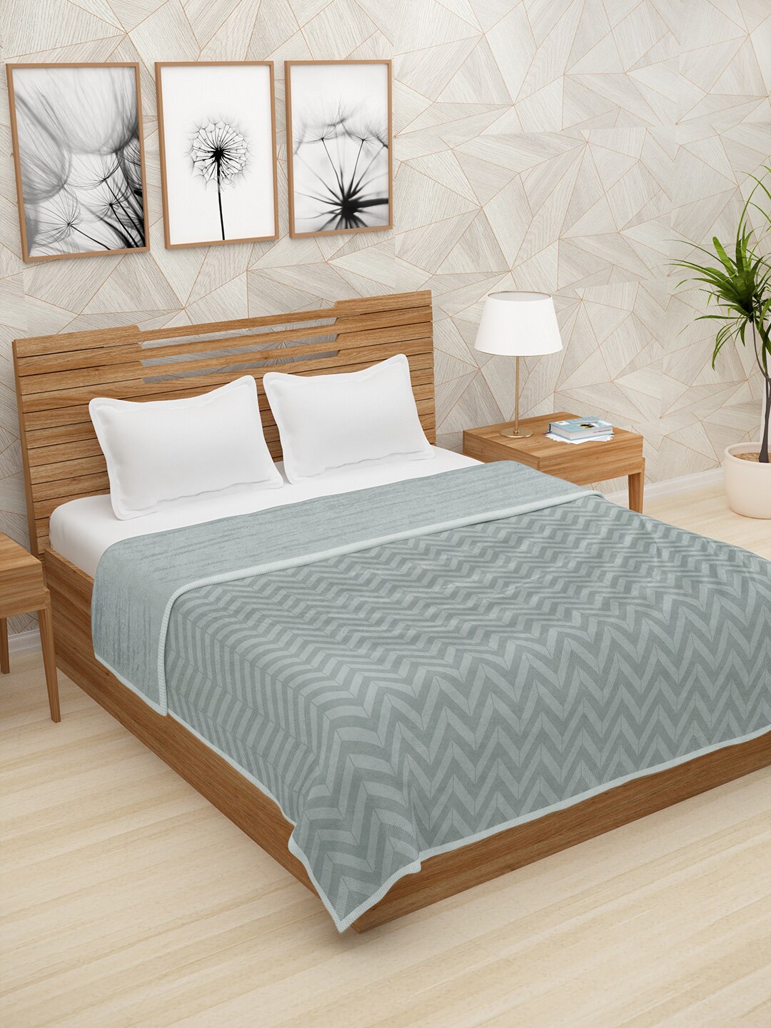 

Story@home Grey Geometric AC Room 400 GSM Double Bed Blanket