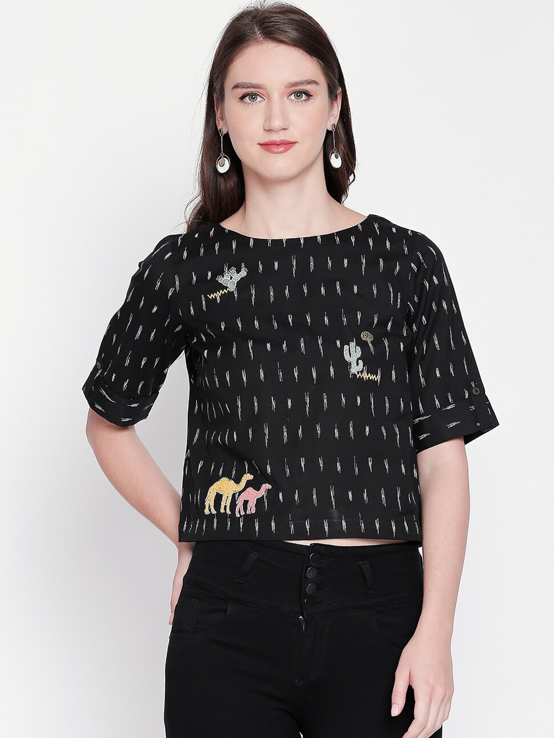 

AKKRITI BY PANTALOONS Women Black & White Printed Crop Top