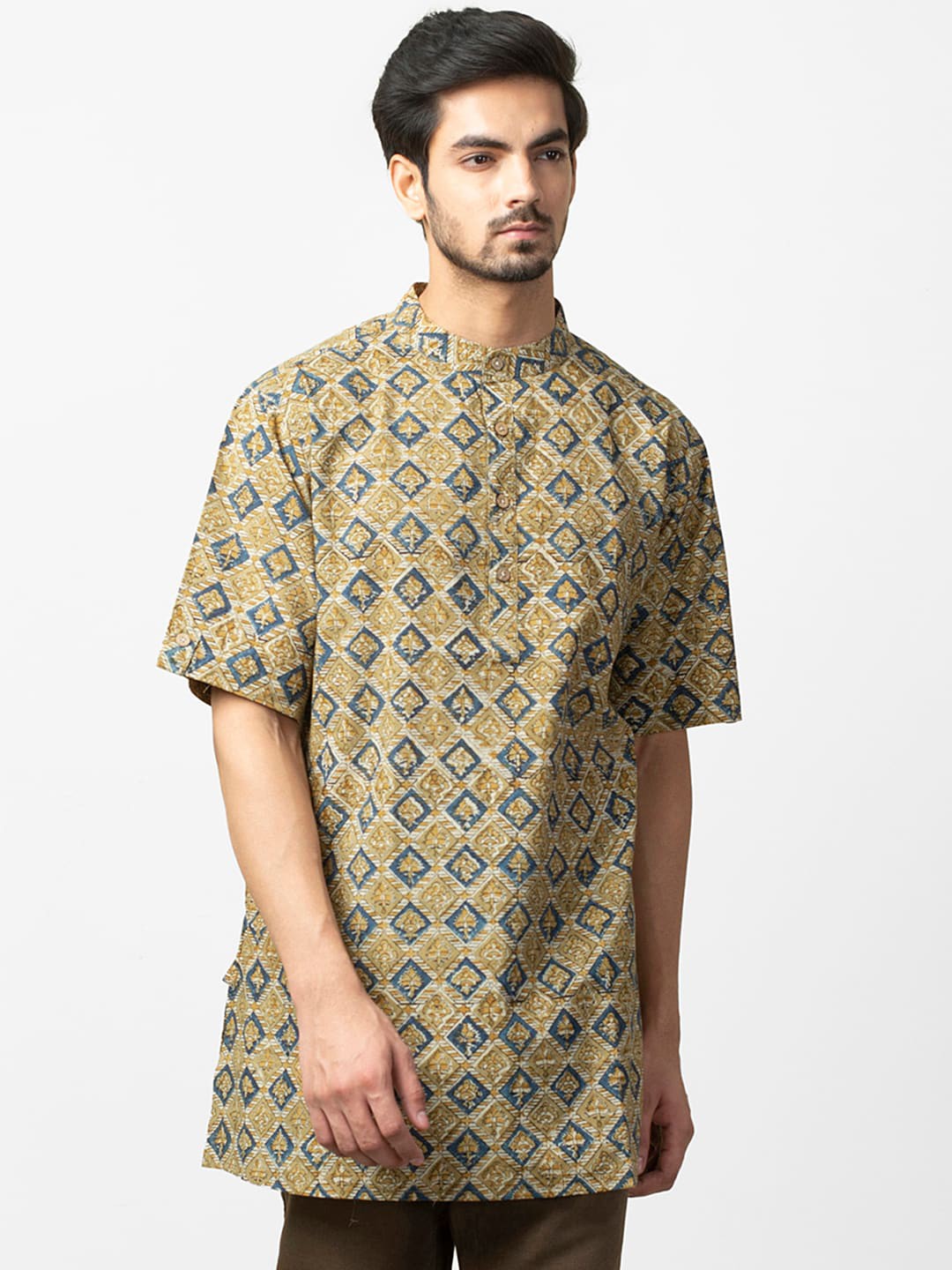 

Fabindia Men Olive Green & Blue Kalamkari Printed Straight Kurta