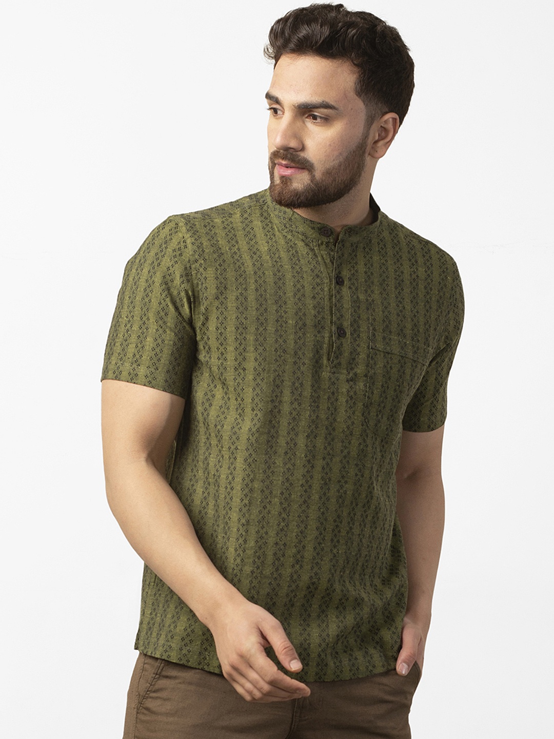 

Fabindia Men Olive Green & Black Woven Design Straight Kurta