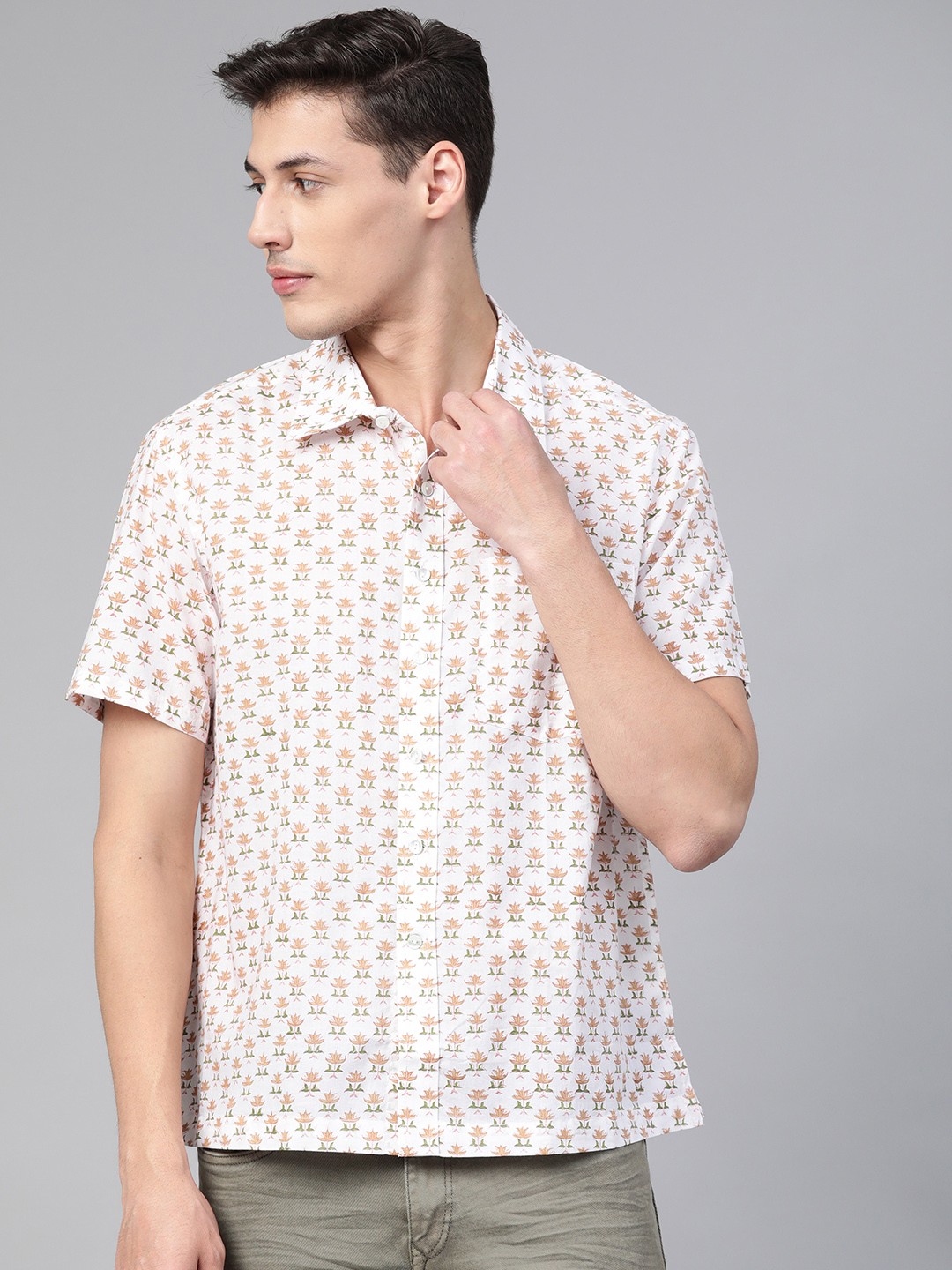 

Fabindia Men White & Beige Regular Fit Ethnic Print Casual Shirt