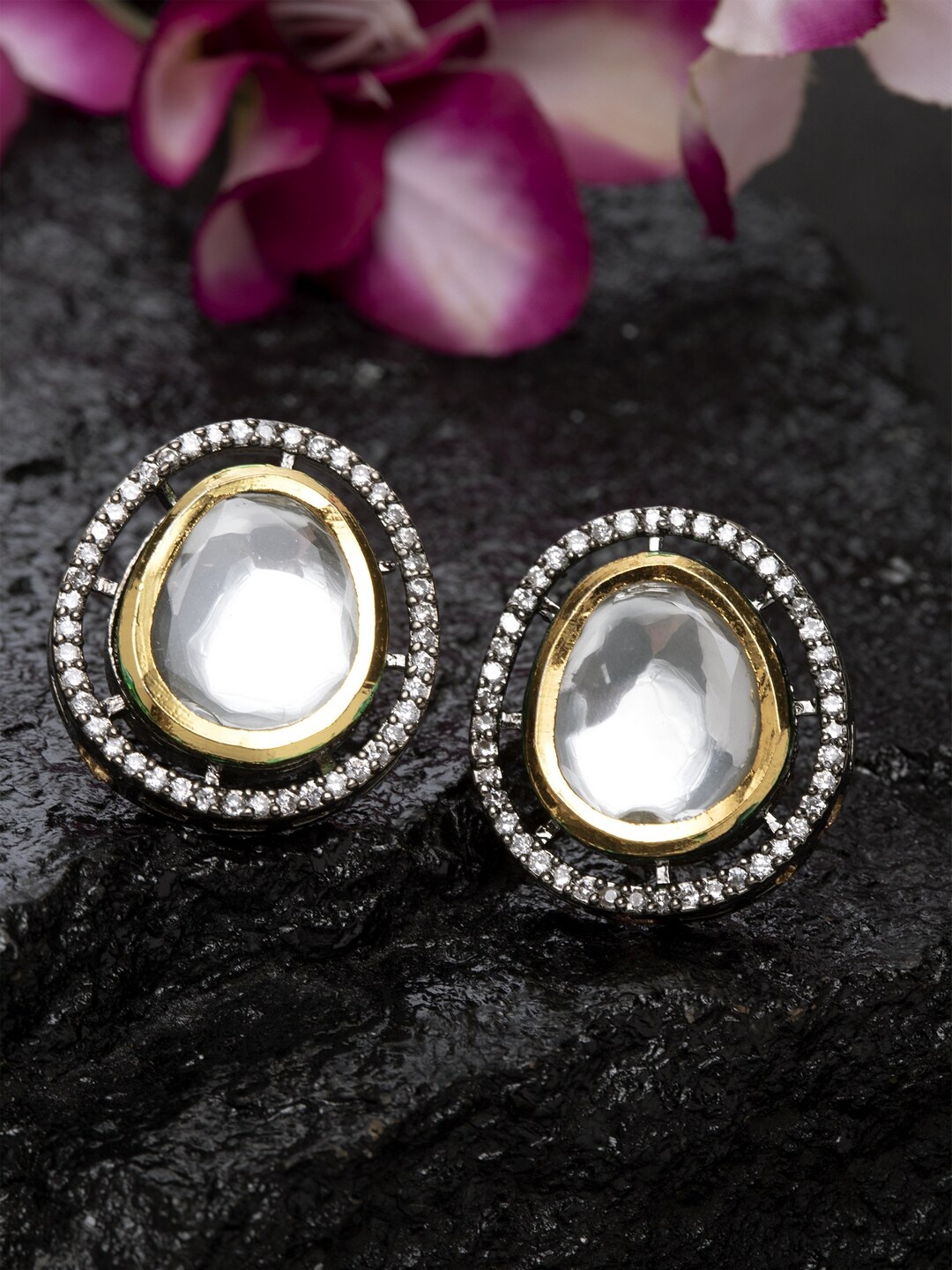 

DUGRISTYLE Gold-Plated Silver-Toned Kundan Circular Studs