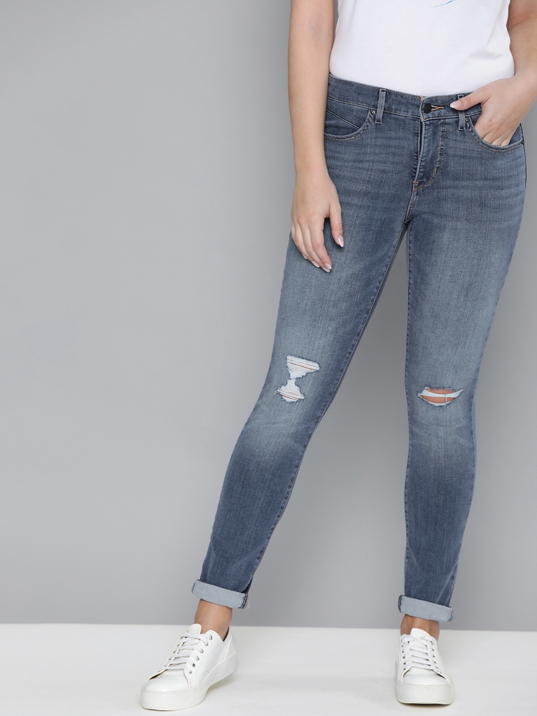 

Levis Women Blue Revel Shaping Skinny Fit Slash Knee Light Fade Stretchable Jeans