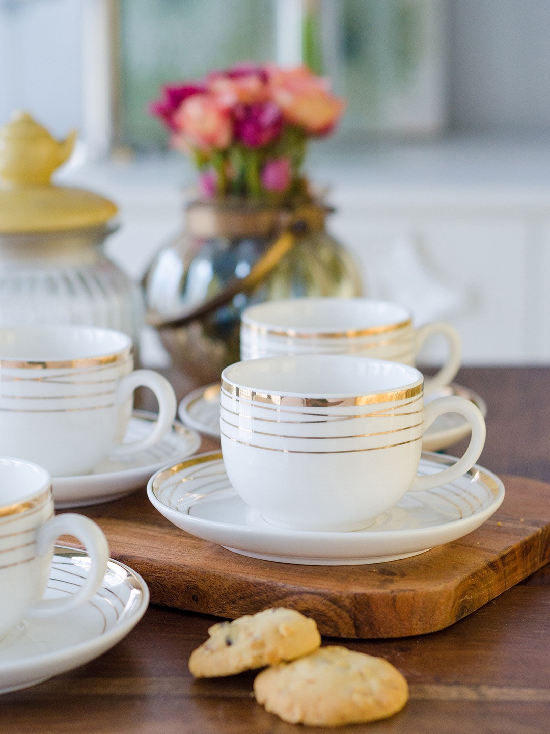 

White Gold White 6-Pieces Printed Porcelain Cups and Saucers Set 170 ml each