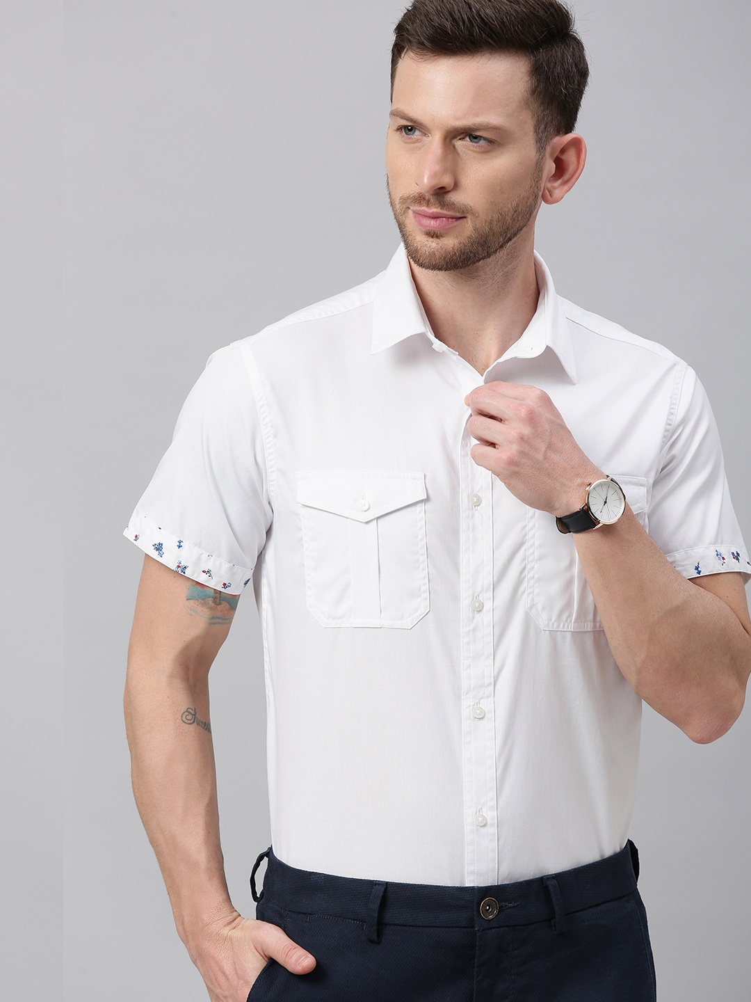 

TrueModa Men White Smart Slim Fit Solid Casual Shirt