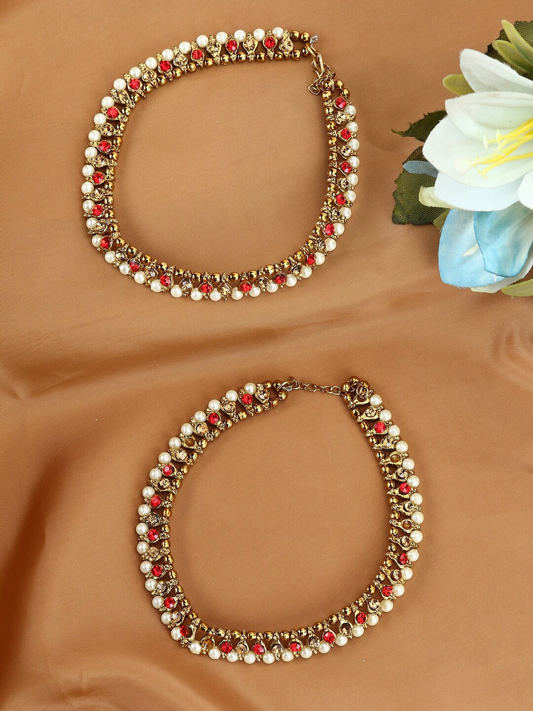 

ANIKAS CREATION Set Of 2 Gold-Plated Red & White Kundan-Studded Beaded Vilandi Anklets