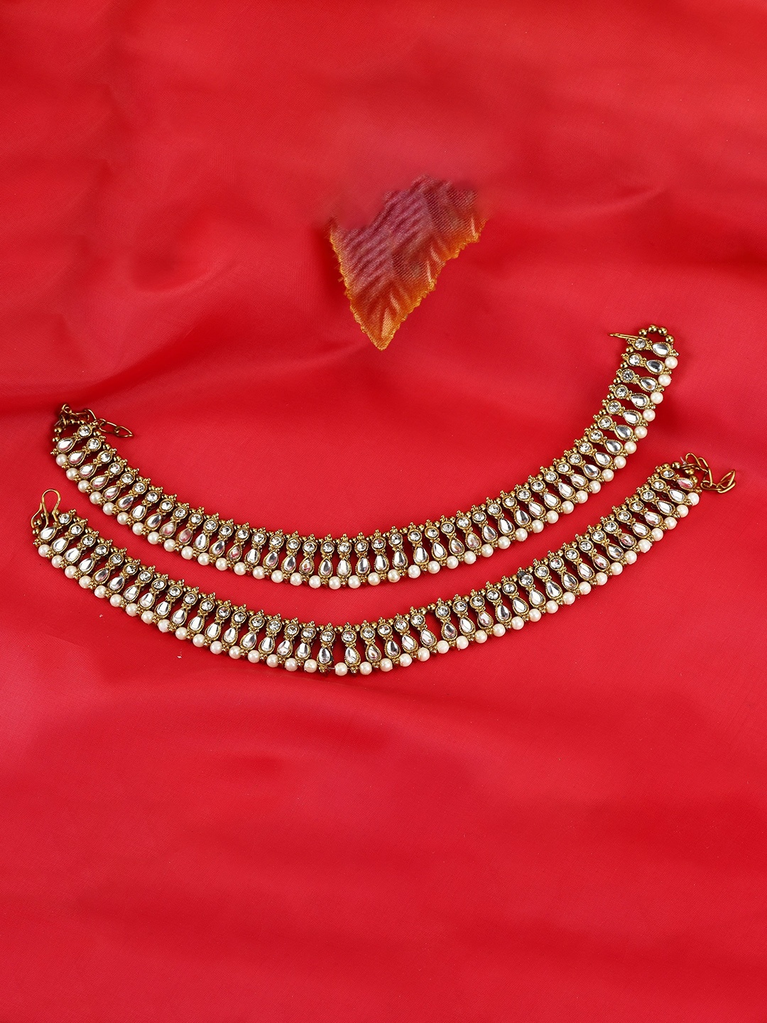 

ANIKAS CREATION Set Of 2 Gold-Plated White Kundan-Studded Beaded Vilandi Anklets