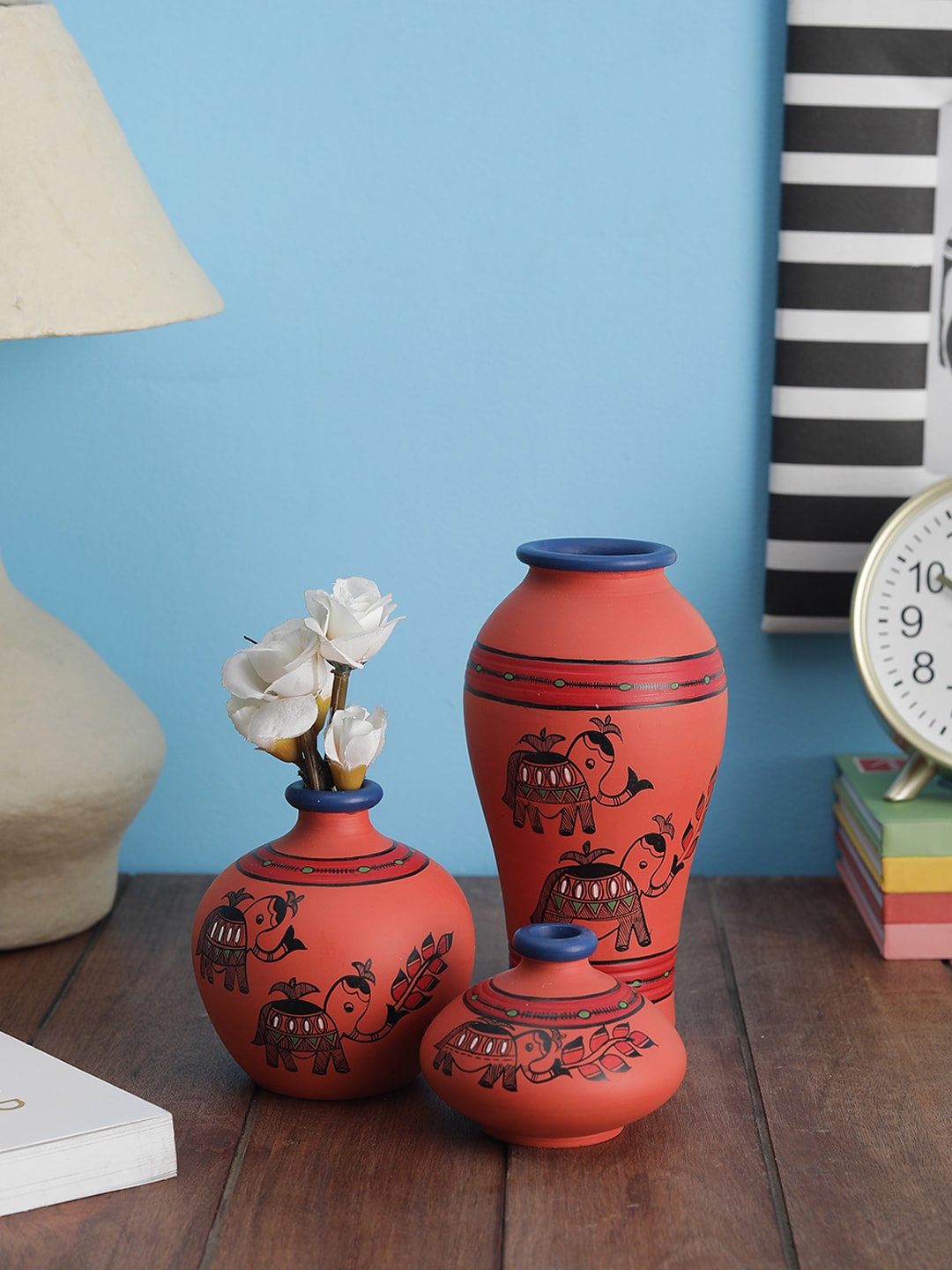 

VarEesha Set Of 3 Coral-Coloured & Black Hand Painted Madhubani Terracotta Flower Vases