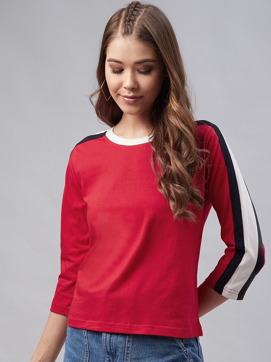 

RARE Women Red Solid Round Neck T-shirt
