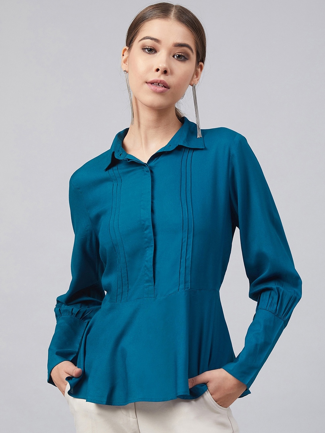 

RARE Women Teal Blue Solid Shirt Style Top
