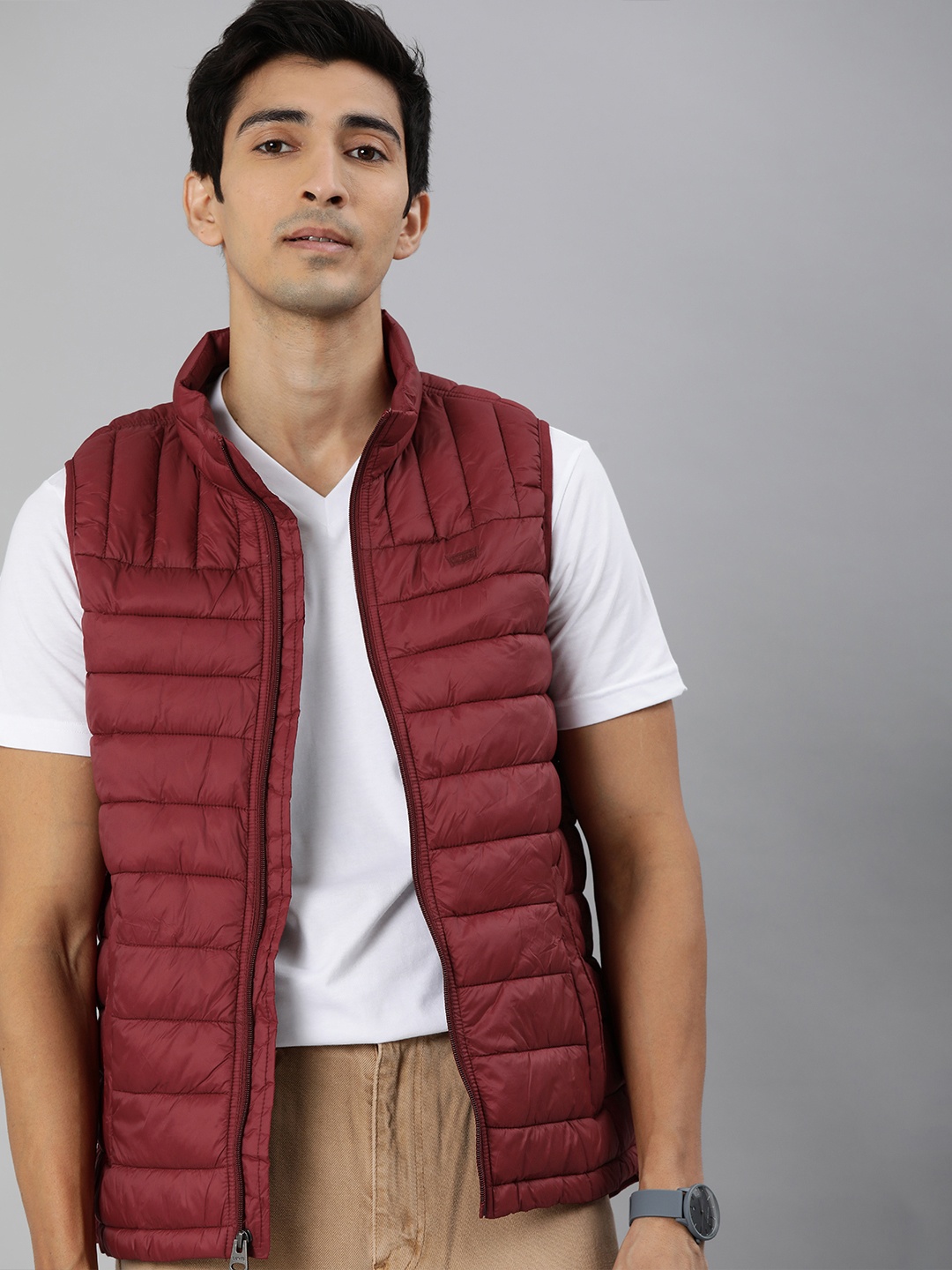 

Levis Men Maroon Solid Lightweight Packable Puffer Jacket