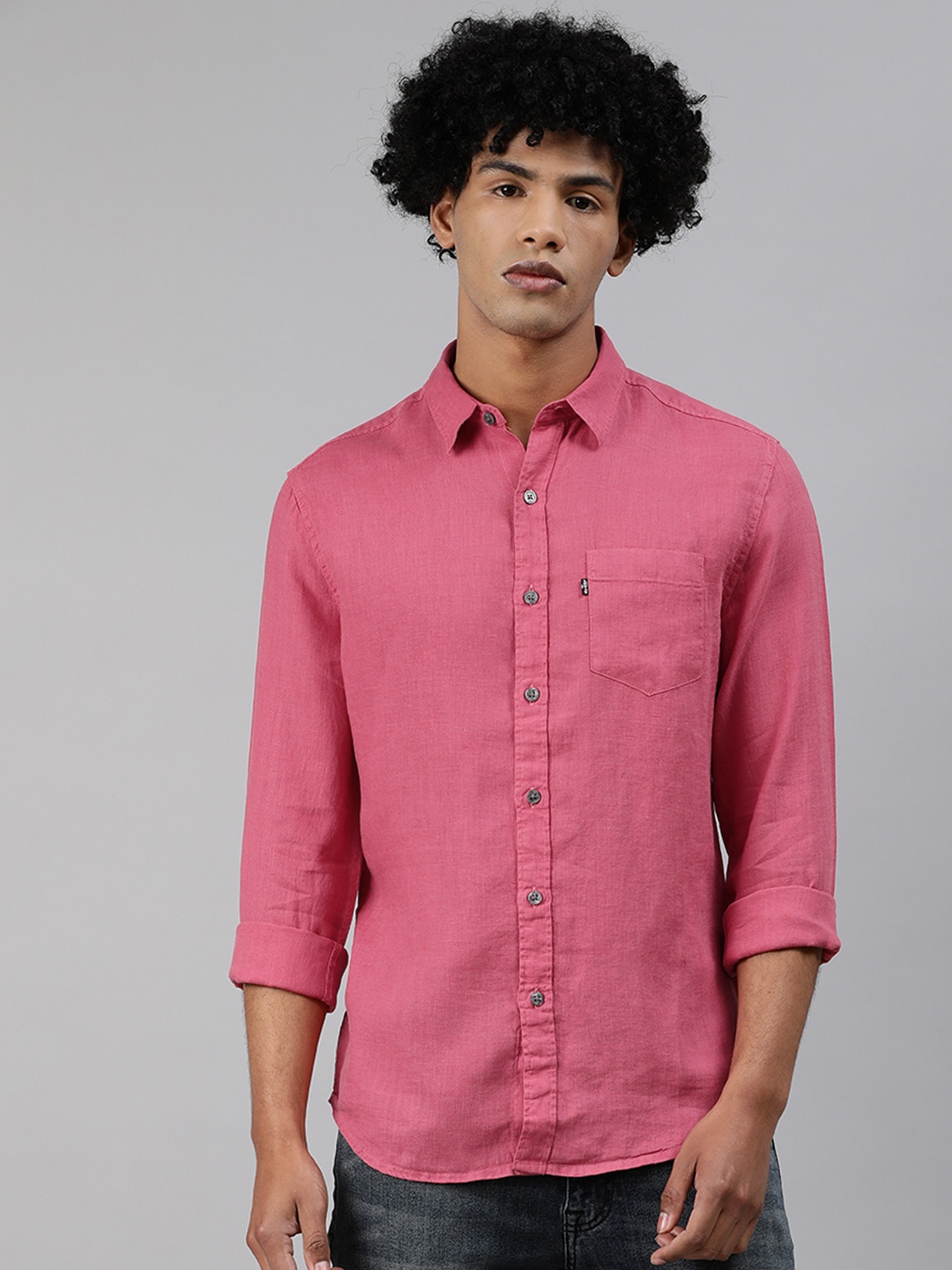 

Levis Men Rose Slim Fit Solid Casual Shirt