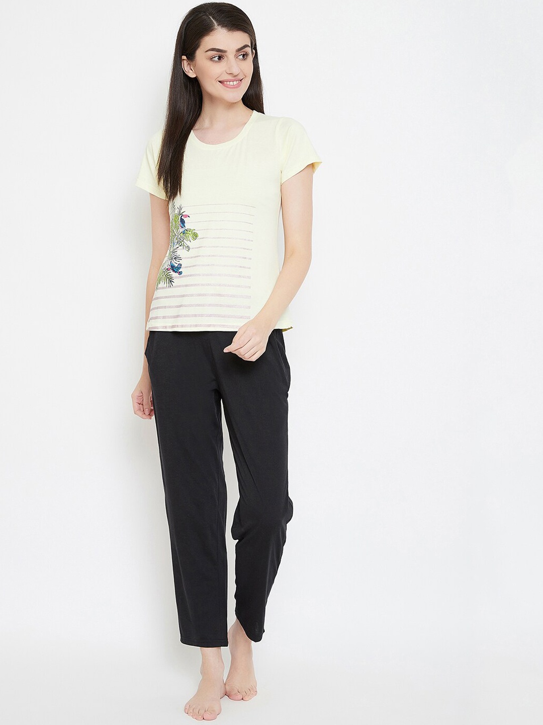 

Clovia Women Black & Yellow Printed Night suit
