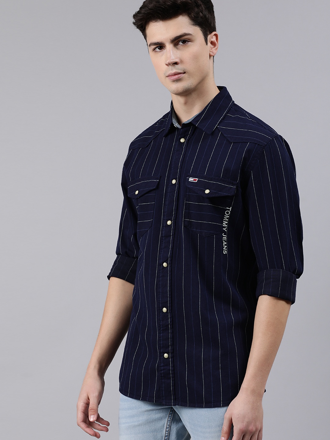 

Tommy Hilfiger Men Navy Blue Regular Fit Striped Casual Shirt