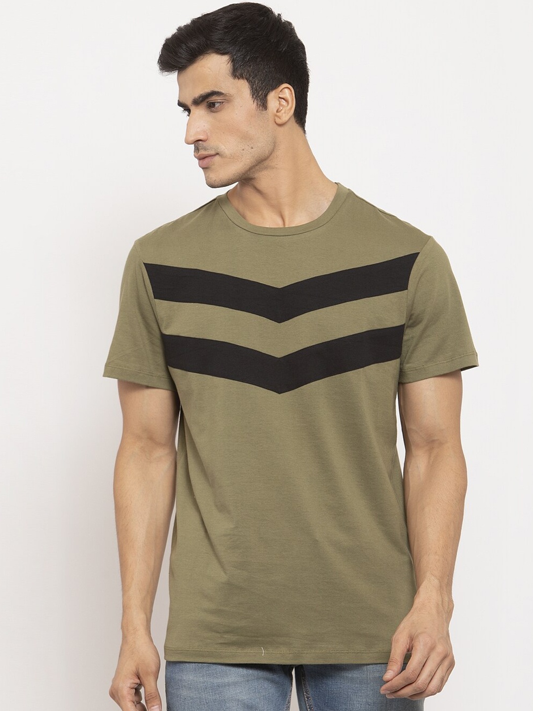 

DOOR74 Men Olive Green Striped Round Neck T-shirt