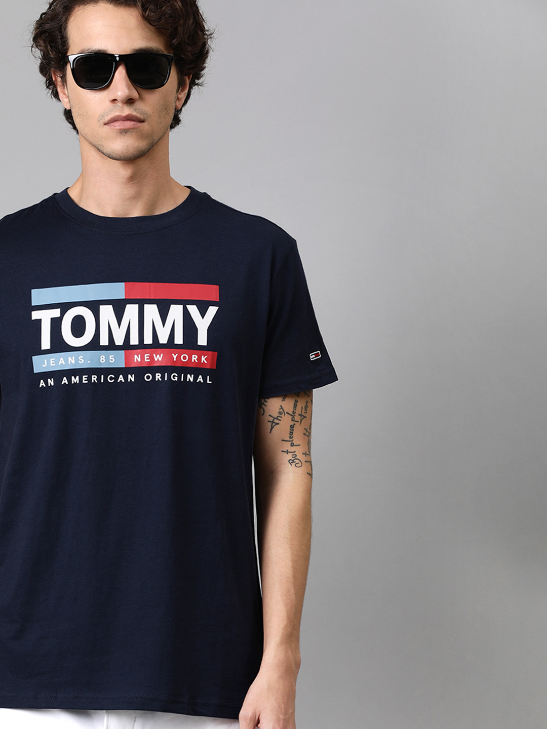 

Tommy Hilfiger Men Navy Blue Printed Slim Fit Round Neck Pure Cotton T-shirt
