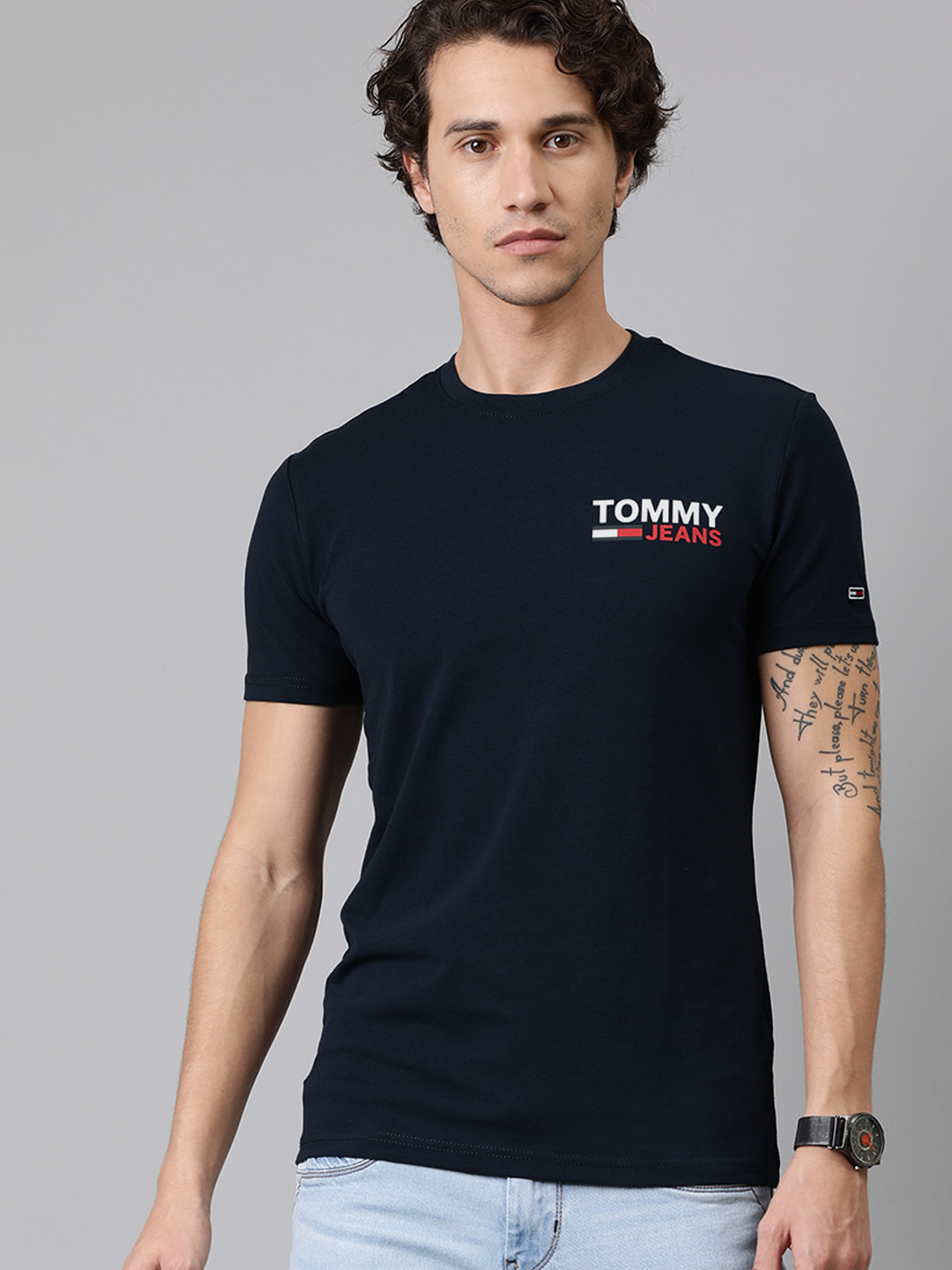 

Tommy Hilfiger Men Navy Blue Printed Slim Fit Round Neck T-shirt