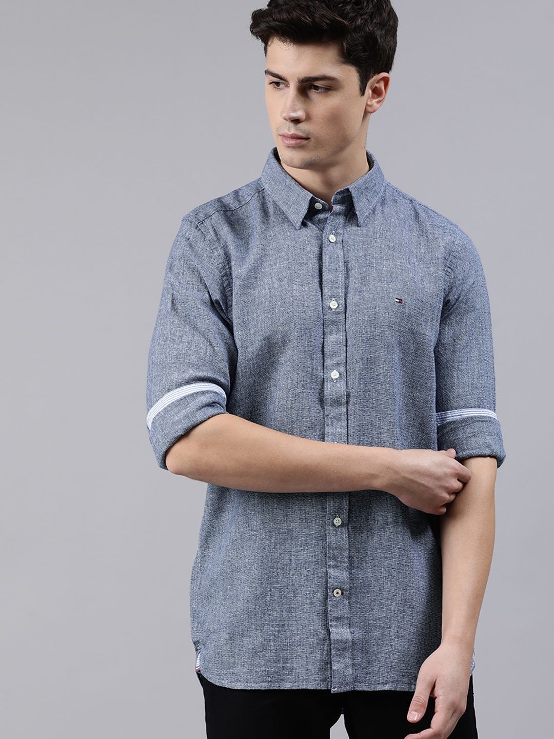 

Tommy Hilfiger Men Blue Slim Fit Self Design Casual Shirt