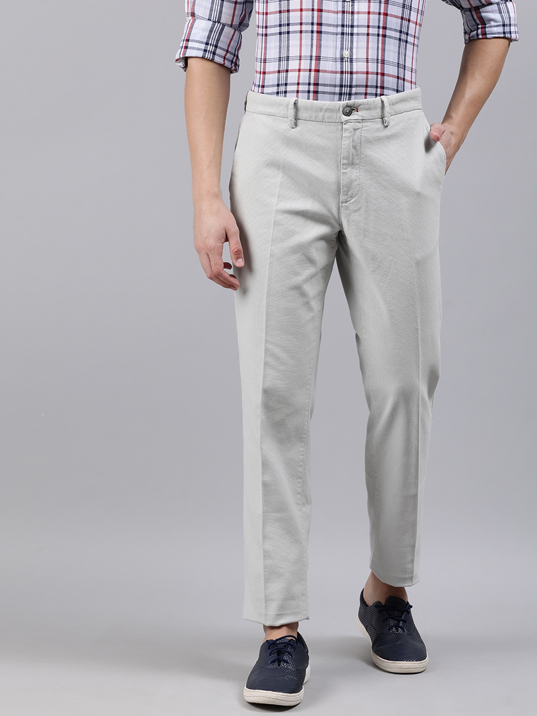 

Tommy Hilfiger Men Grey Self Design Chinos