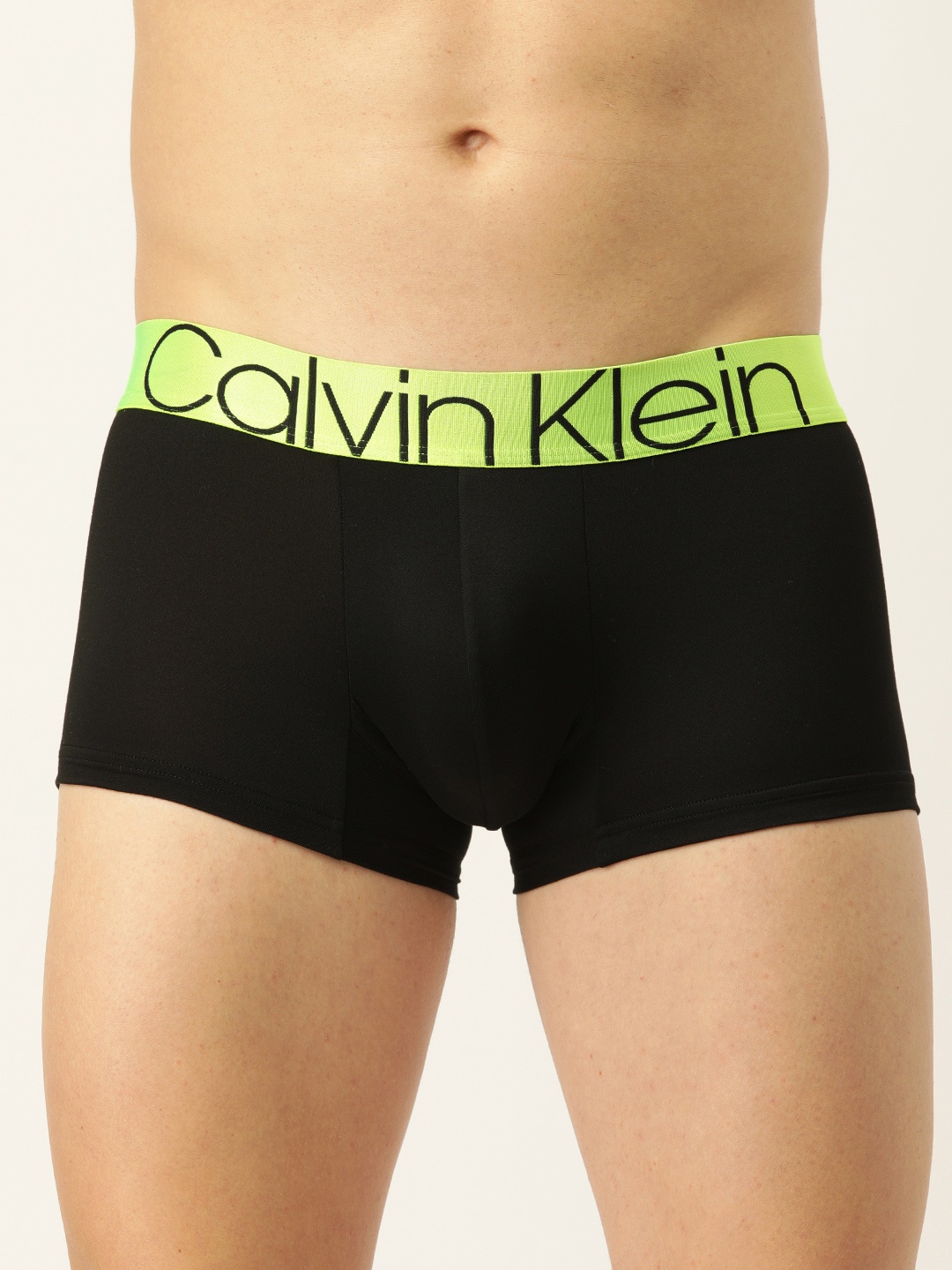 

Calvin Klein Underwear Men Black Solid Trunk NB2545AM9