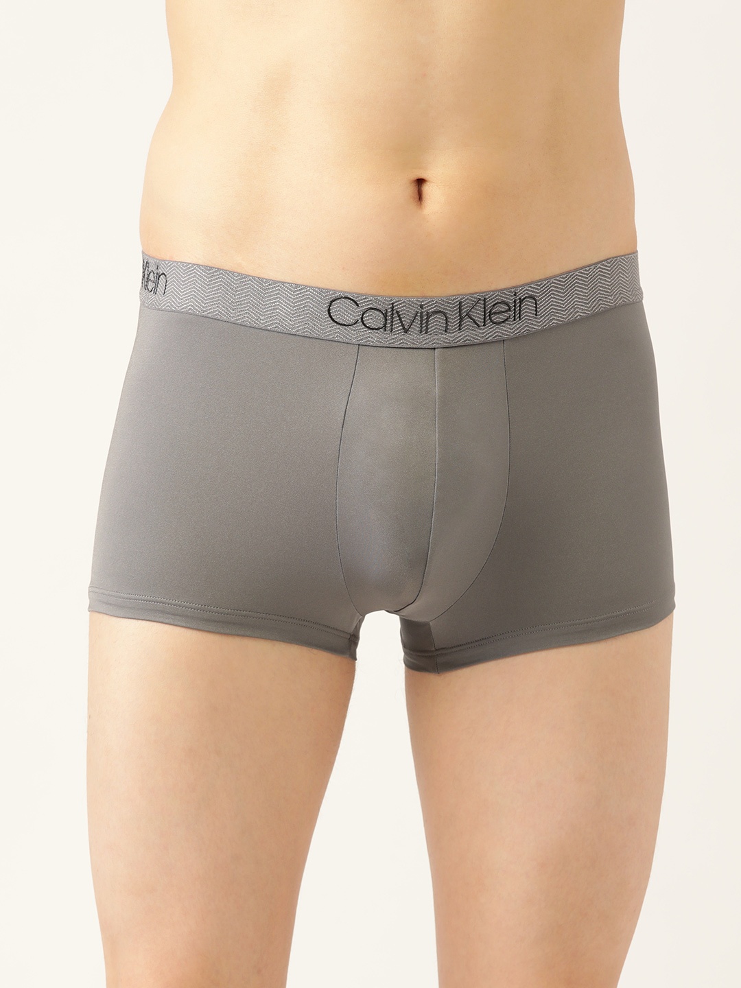 

Calvin Klein Underwear Men Grey Solid Low Rise Trunk NB2660PFJ-PFJ