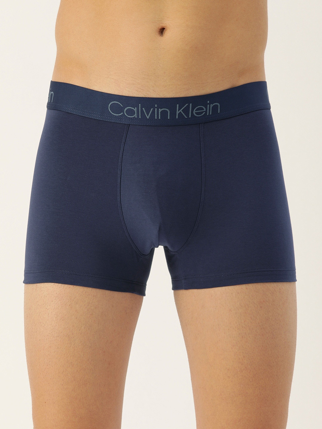 

Calvin Klein Underwear Men Navy Blue Solid Trunk NB19327Z6