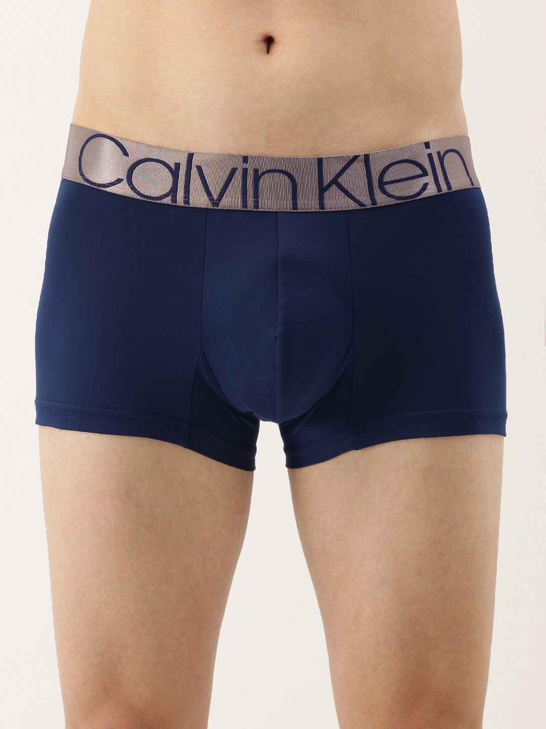 

Calvin Klein Underwear Men Navy Blue Solid Knitted Trunks NB2540DYC