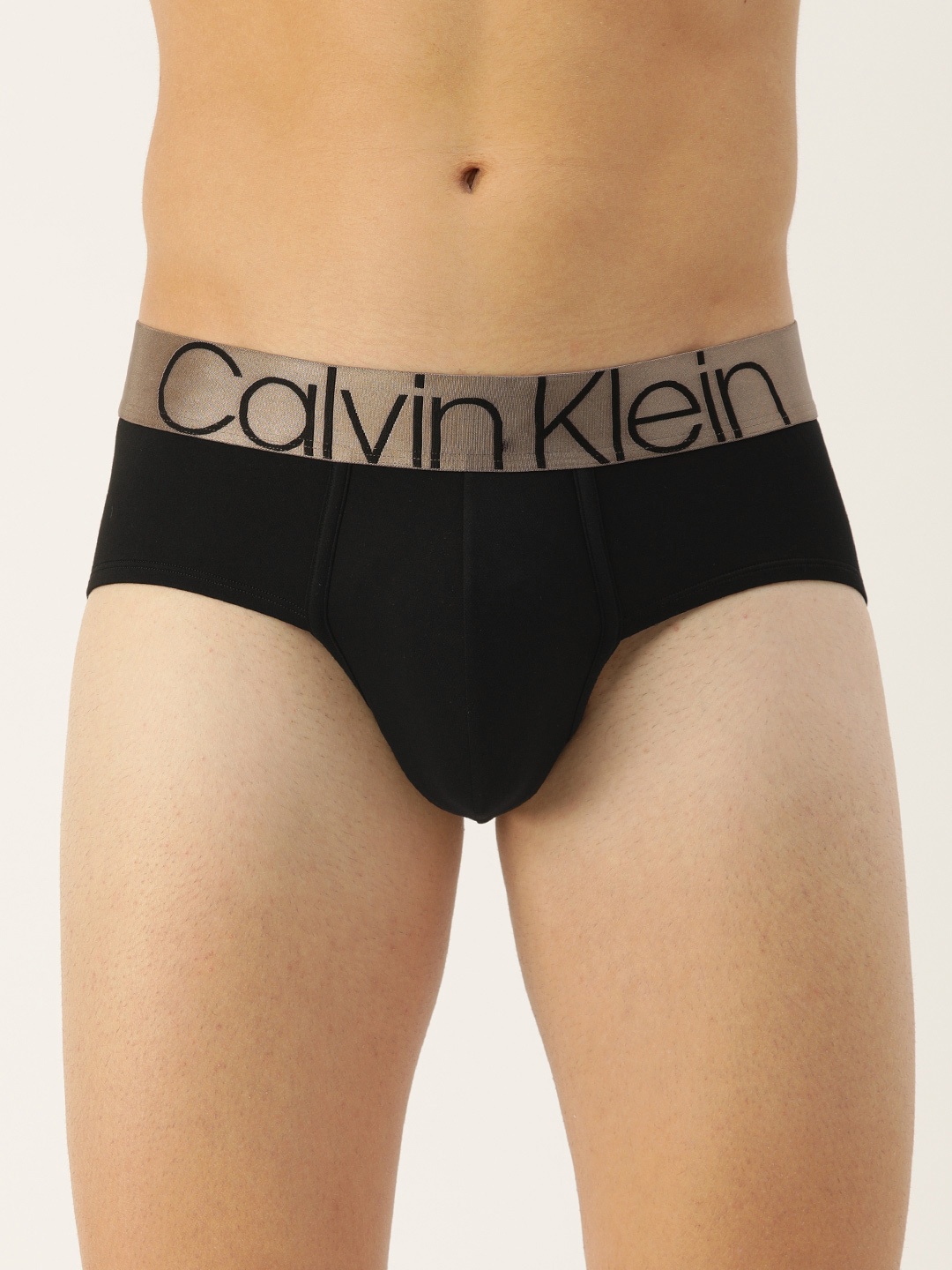 

Calvin Klein Underwear Men Black Solid Briefs NB2539UB1