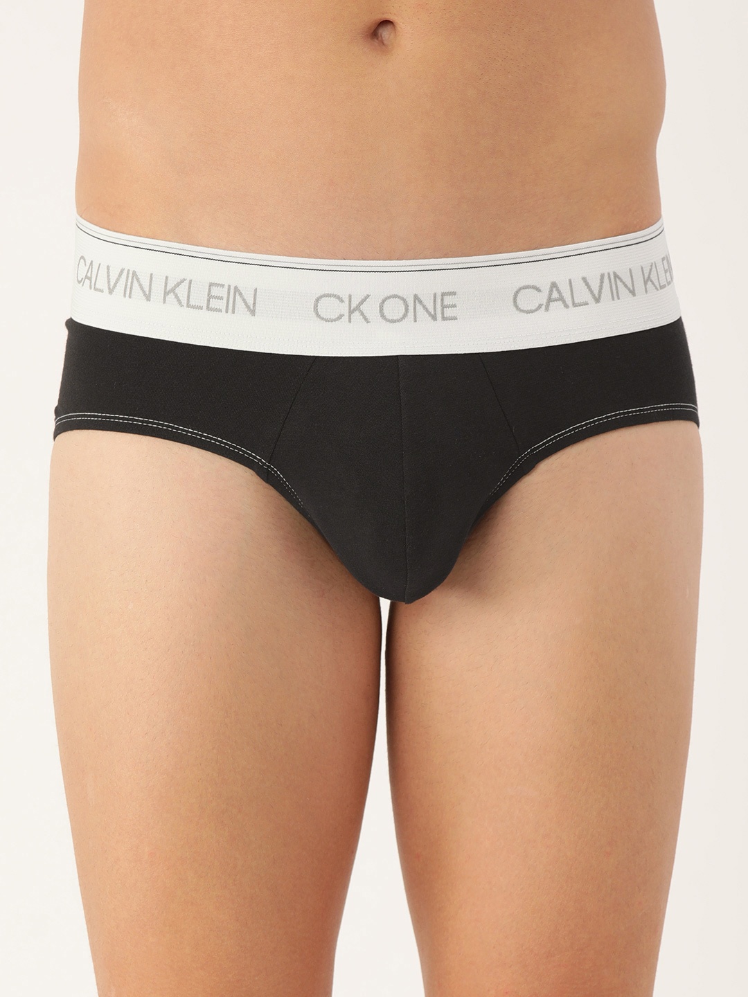 

Calvin Klein Underwear Men Black Solid Briefs NB2517UB1-UB1