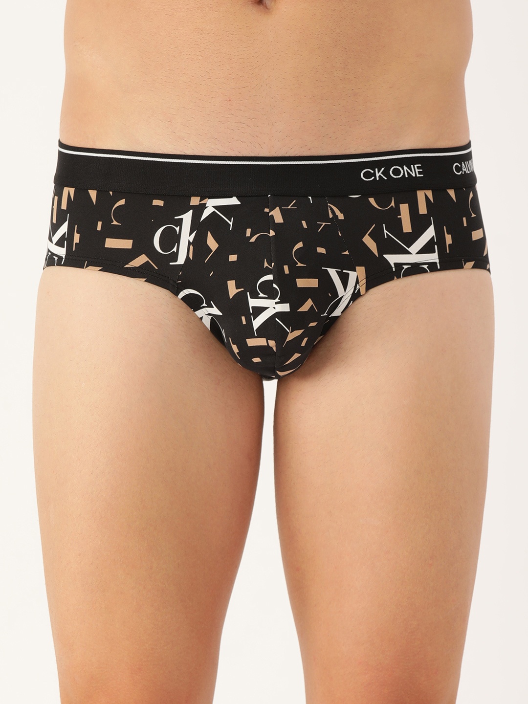 

Calvin Klein Underwear Men Black & White Printed Briefs NB2224927-927