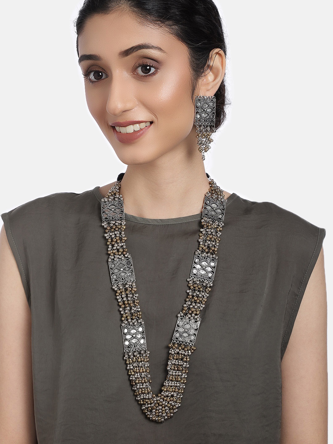 

justpeachy Silver-Plated & Gold-Toned Oxidised Jewellery Set