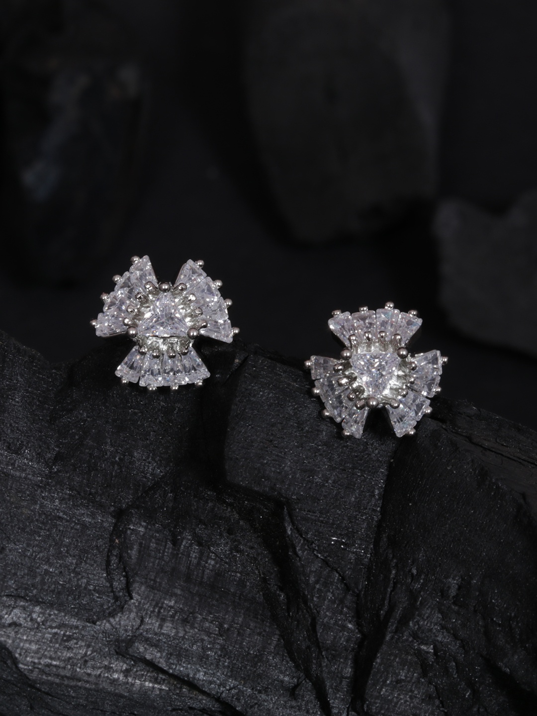 

justpeachy Silver-Toned Silver Plated Contemporary Studs