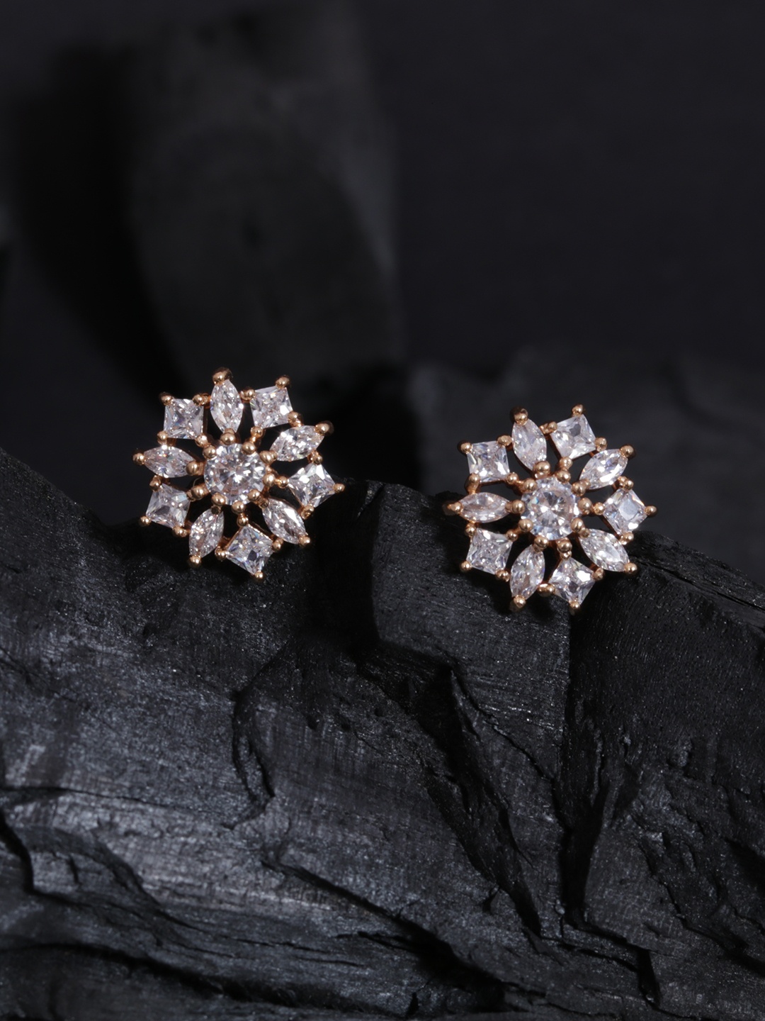 

justpeachy Gold-Toned Gold Plated Contemporary Studs