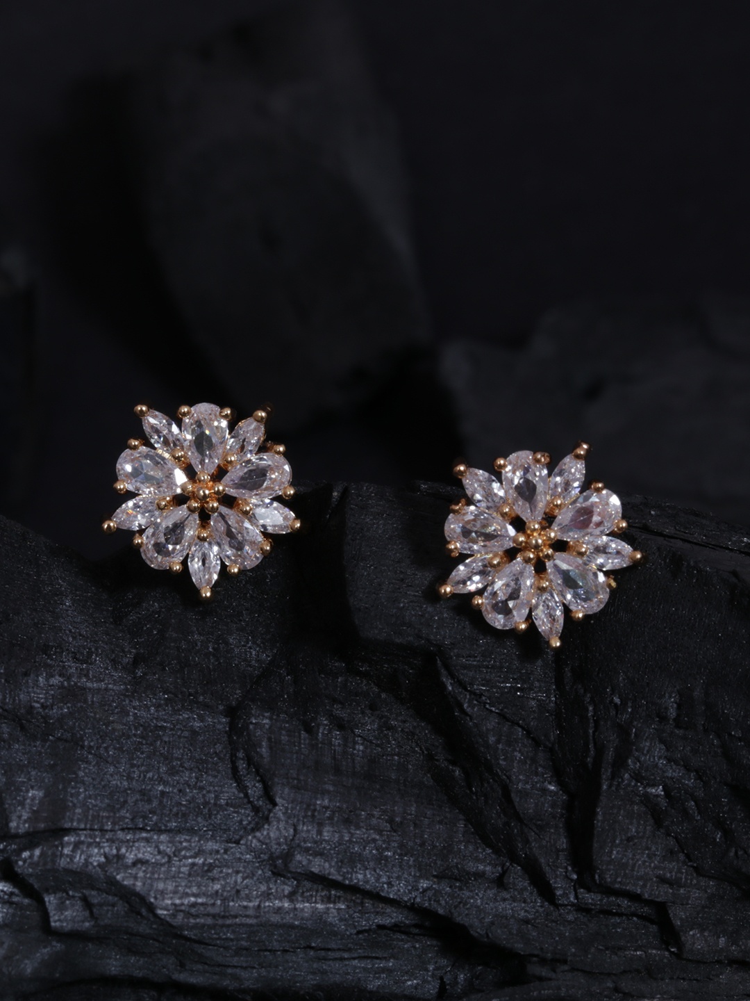 

justpeachy Gold-Toned & White Cubic Zirconia Star Shaped Studs