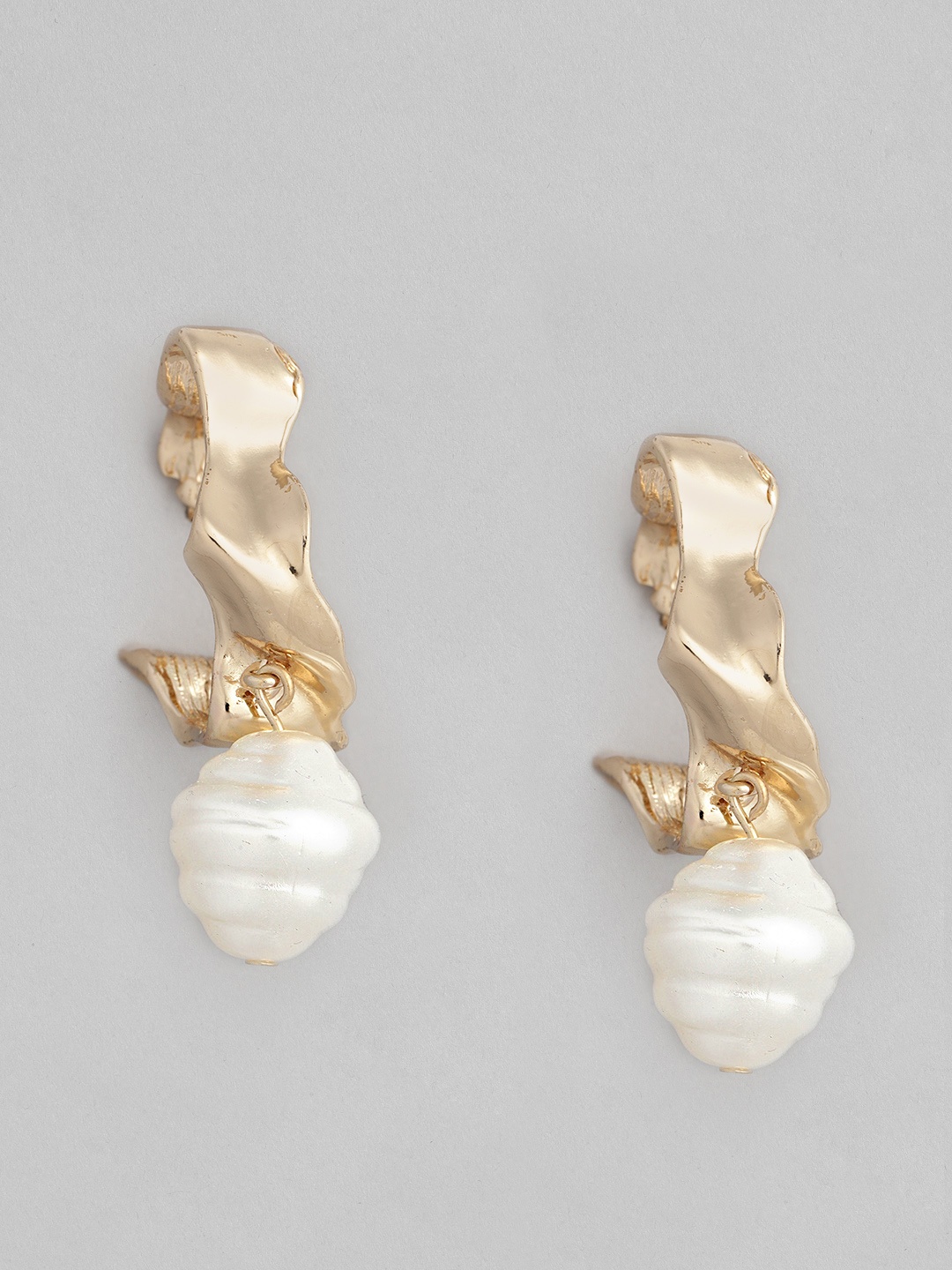 

justpeachy Gold-Plated & Off-White Oval Drop Earrings