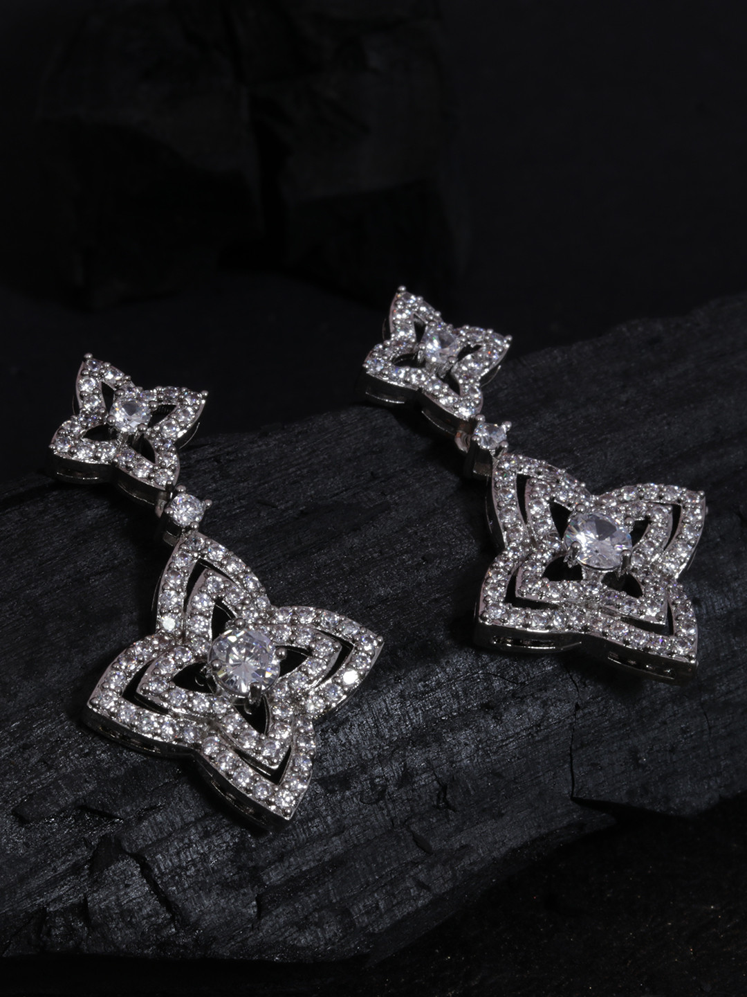 

justpeachy Silver-Plated Floral Drop Earrings