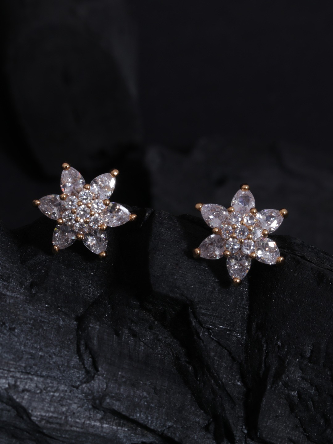 

justpeachy Gold-Toned & White Cubic Zirconia Star Shaped Studs