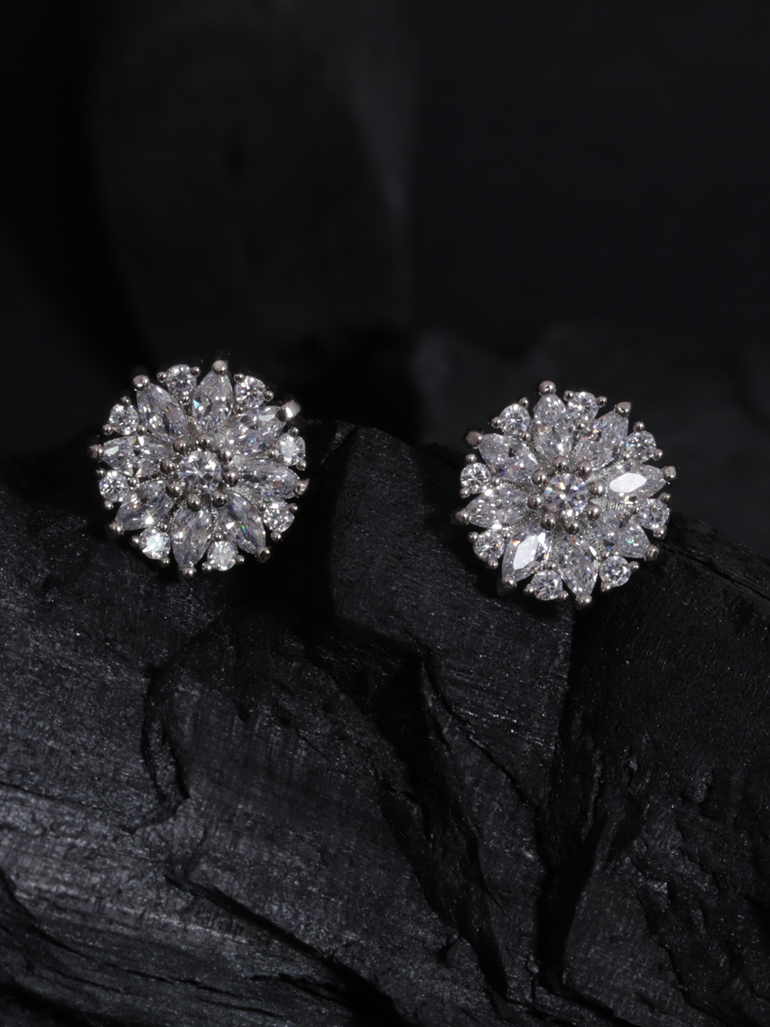 

justpeachy Silver-Plated Floral Studs