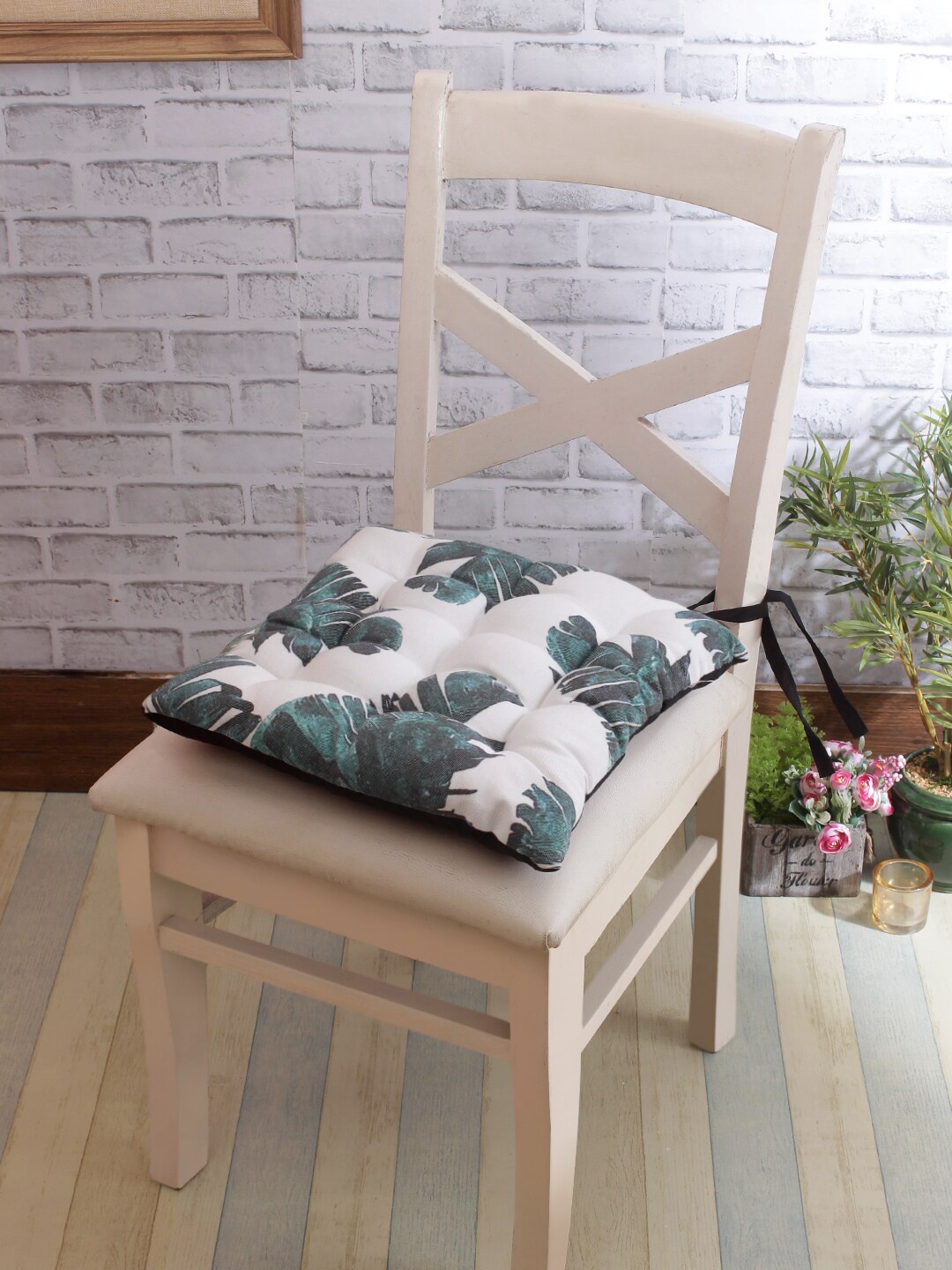 

ROMEE Set of 2 White & Green Floral Print Chair Pads with Loops